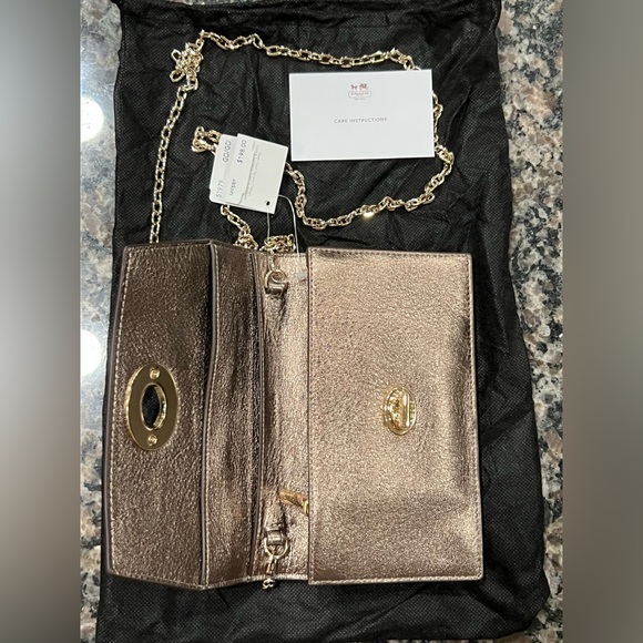 Coach NWT Crossbody bag gold/ dust bag - Picture 3 of 12